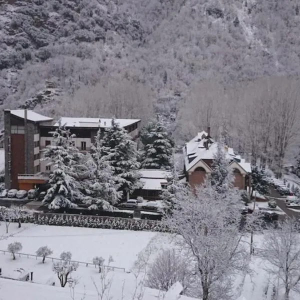 Hotel SNÖ Condes del Pallars, hotel em Rialp