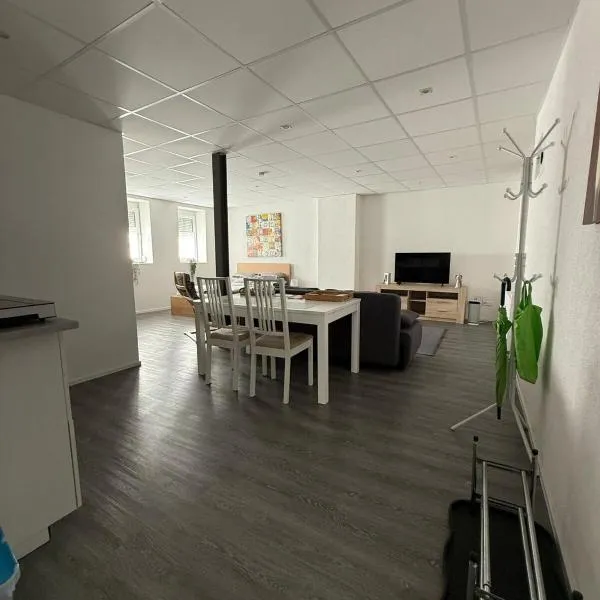 Modernes 1-Zimmer-Apartment im Herzen Oberkochens, hotel in Oberkochen