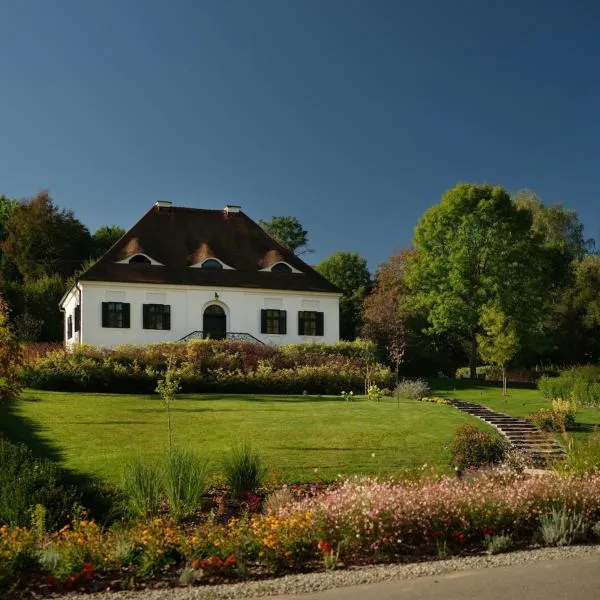Bethlen Estates Transylvania, hotell i Daneş