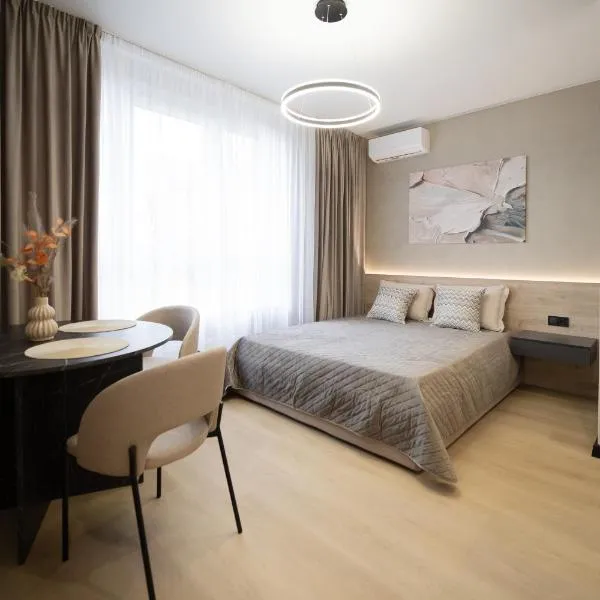 НОВІ апартаменти MYFREEDOM біля метро Житомирська, СВІТЛО Є ЗАВЖДИ, hotel v Kyjevě