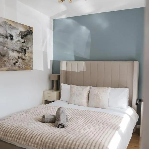 Modern City-Centre Group Stay, Sleeps 12, Free Parking, by Manchester Piccadilly, hotel em Manchester