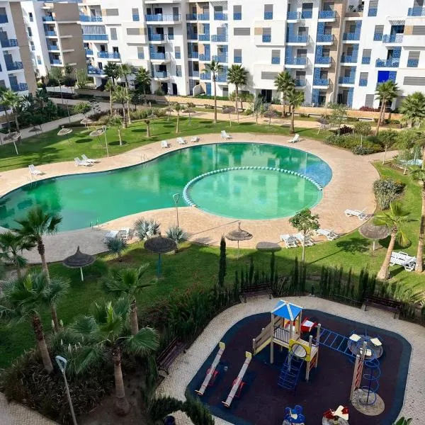 Appartement complexe Costa Mar avec piscine privée très sécurisé 3min de la plage Luxe et détente, hotel in Martil