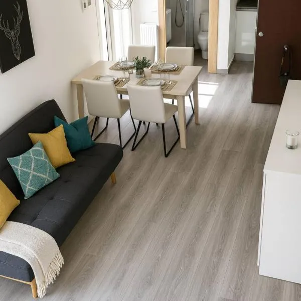 MODERNO NUEVO Luminoso WI-FI PLAZA DEL PILAR 2, hotel in Zaragoza