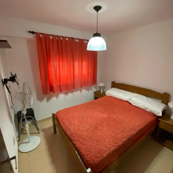 Mar de Ana, Frente al mar, interno a una cuadra del centro, hotel in San Bernardo