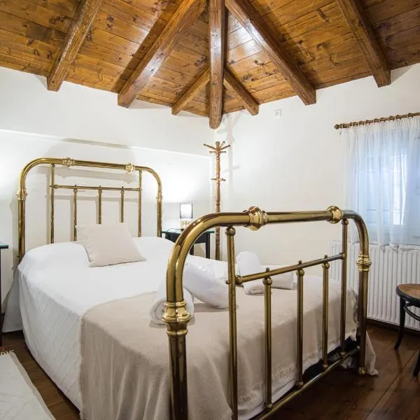 Cozy Attic Suite - Elia Apartments Chrisso, ξενοδοχείο στους Δελφούς