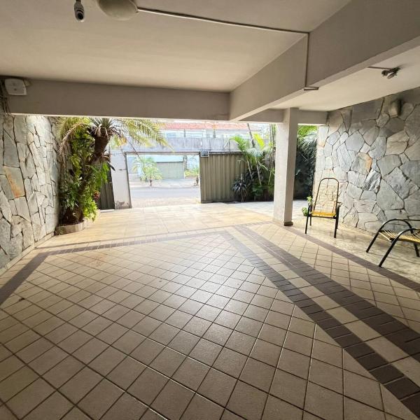 Casa Quintal Setor Bueno! 5 quartos com ar split e internet ultra! 4 vagas de garagem! Bem localizado! Marista Parques Areião e Vaca Brava Hospital Premium Mater Dei Smart e Blue Fit Perdomo Goiânia Shopping! - Foto 4