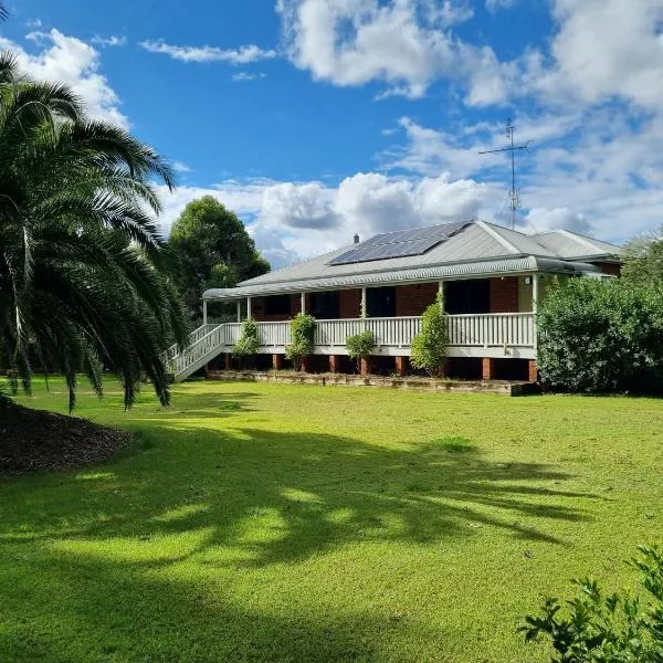 Maranda Country Estate 5 Bedrooms with Pool, Spa & EV、Brokeのホテル