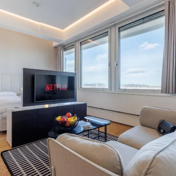 Skyline View Vienna - Gym - Parken - Supermarkt - Restaurant - Self Check in, ξενοδοχείο στη Βιέννη