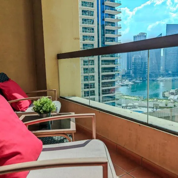 Modern, spacious, Luxe 5BR plus Maid condo in JBR, near JBR Beach, Marina view, By La Buena Vida Holiday Homes, hotel in Dubai