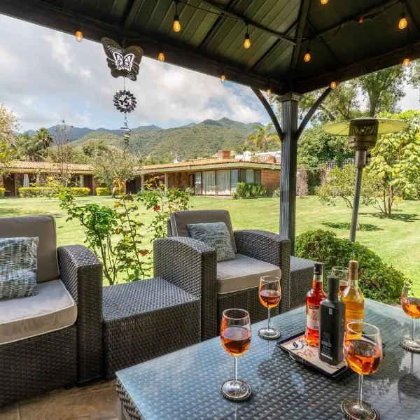 ANANA Casa SK Villa Garden & Family-Friendly, hotel sa San Antonio