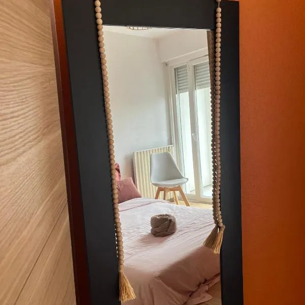 Chambre calme & lumineuse avec balcon Cauderan, hotel in Bordeaux