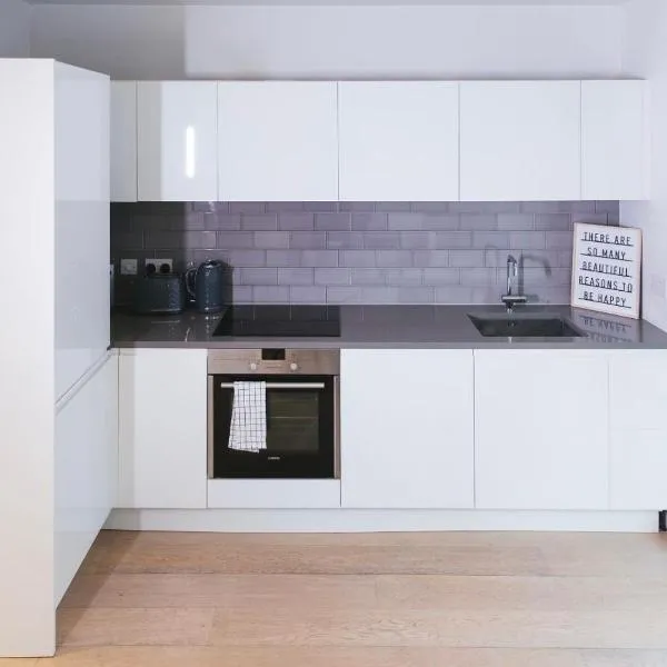 1 Bedroom apartment near Canning Town, ξενοδοχείο στο Λονδίνο