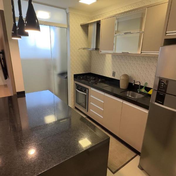 Apt com Suíte em Foz - Garagem