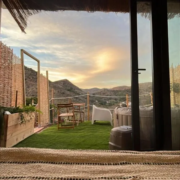 Glamping Cabaña Suite Los Almendros, hotel en Málaga