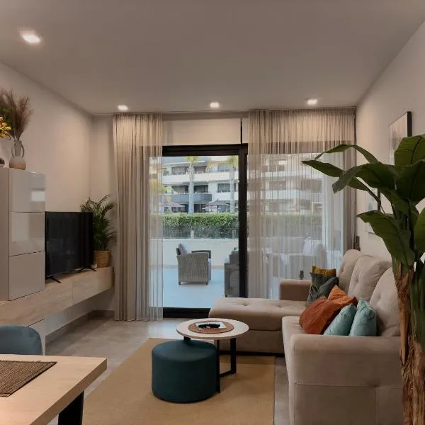 Amanecer De'Luxe Apartment, hotel in Orihuela Costa