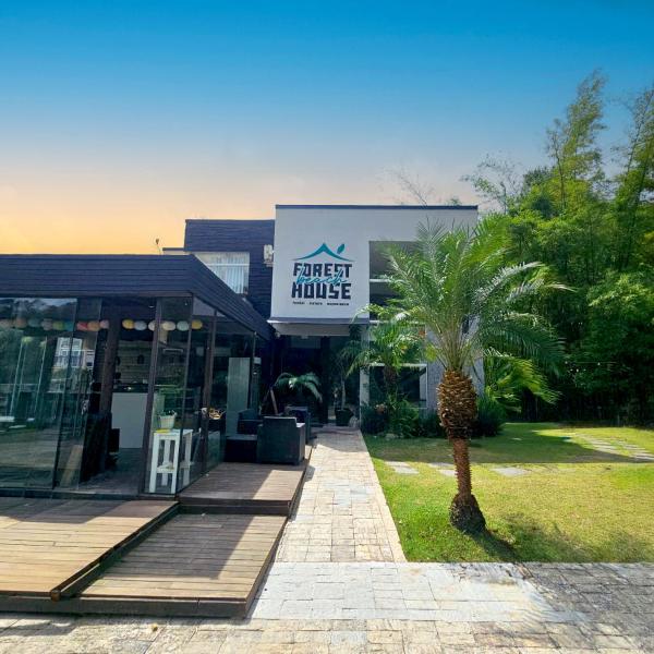 Foresthouse Beach Hostel