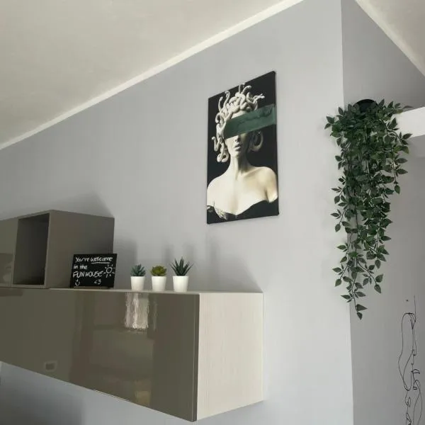 Fun House, ξενοδοχείο σε Trabia