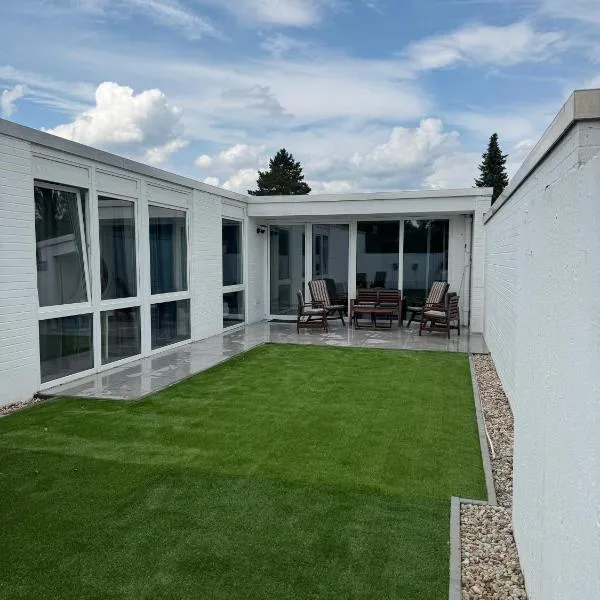 UZ Villa 11 - Laatzen 10 Minutes to Hannover Messe 140qm Modern Living Self-Check-In Wifi Parking, hotel di Hannover
