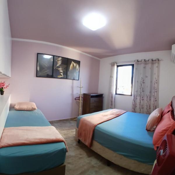 APARTAMENTO BOQUEIRÃO PRÉDIO FRENTE AO MAR COM GARAGEM WI-FI e AR - Foto 2