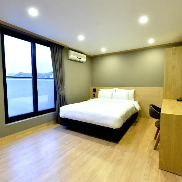 Busan Nokcheon Hot Spring Hotel، فندق في بوسان