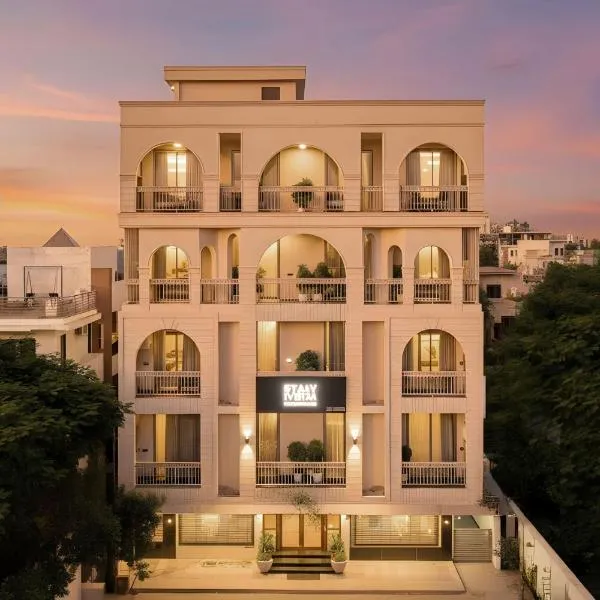 StayVista Residences near Cyber City Hub with Gym & Air Purifier, hotel Gurgáonban