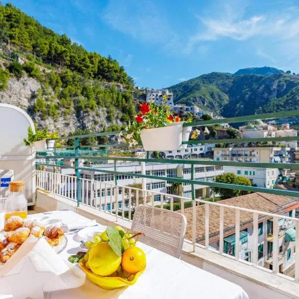 Santa Tecla Flats、マイオーリのホテル