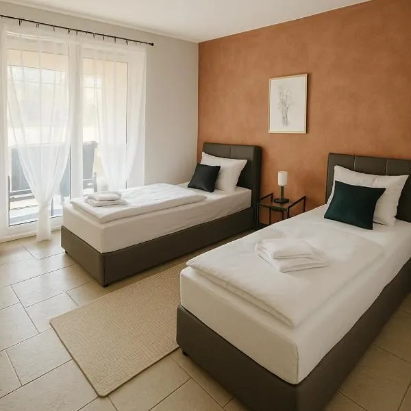 SUNNYHOME Ferienwohnung am Brückelsee, Hotel in Wackersdorf