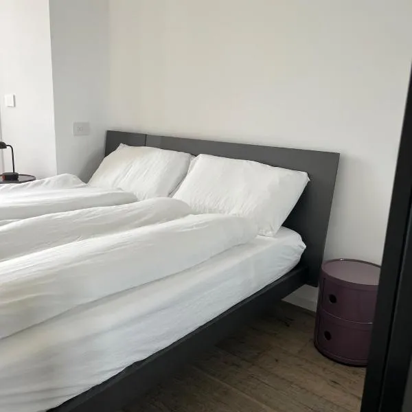 Renovated Flat Rho Fiera Milano, hotel v destinaci Rho