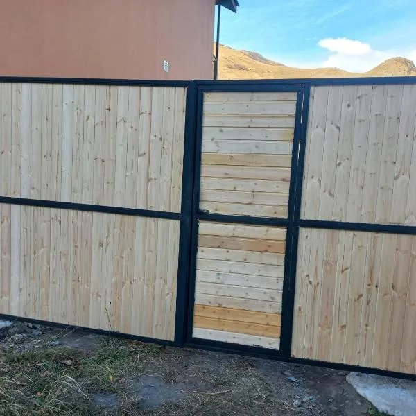 Sesili's apartment, hotel i Kazbegi