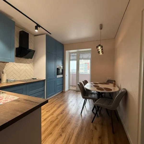 Однокімнатна квартира, hotel in Oeman