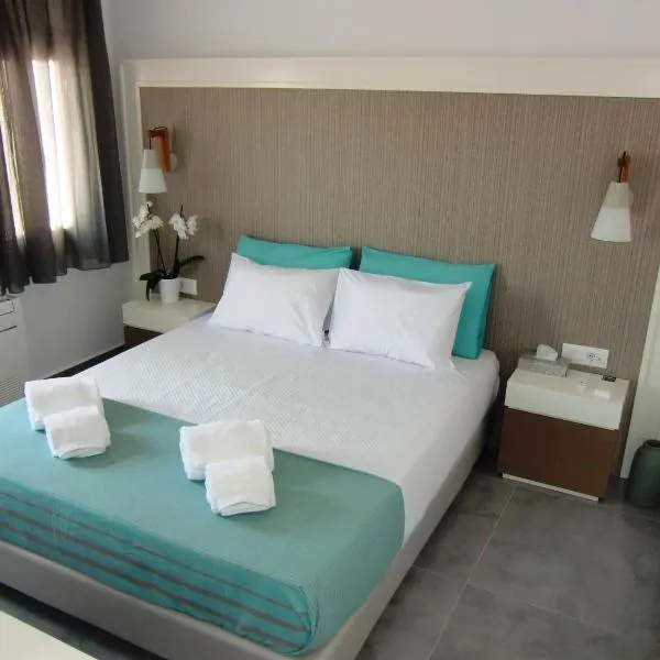Platia, hotel di Fira