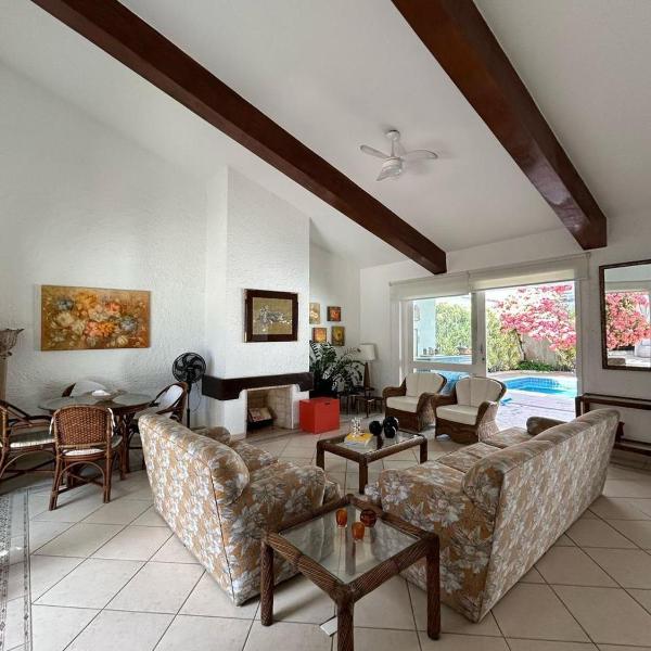 Casa Com Piscina no Guaruja
