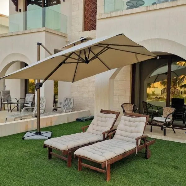 Hawana Salalah Poolside Apartment, отель в Салале