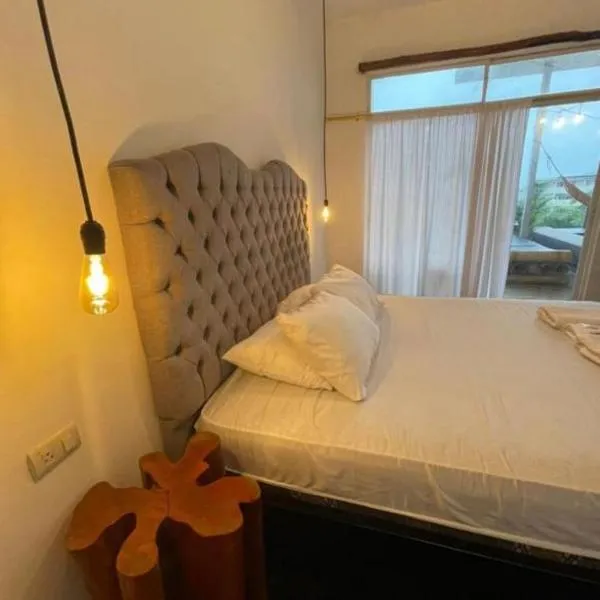 Kiwi Home Hostel, hotel v destinaci Montañita