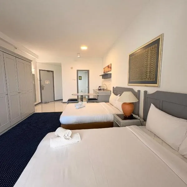 Rainbow Paradise BeachFront Penang, hotel v destinaci Tanjung Bungah