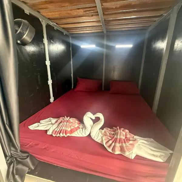 Alura Hostel, hotel v destinaci Kata pláž