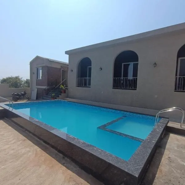Breeze Resort Panhala , Swimming Pool, Just 5 Minutes From Panhala!, hotel v destinaci Panhāla