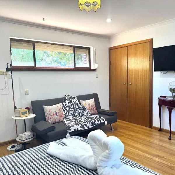 Guest suite in Elizabeth North, hotell i Smithfield