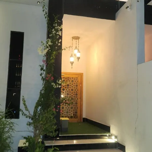 عريش ماجد بيت بالكامل Full House, hotel din As Suwayq