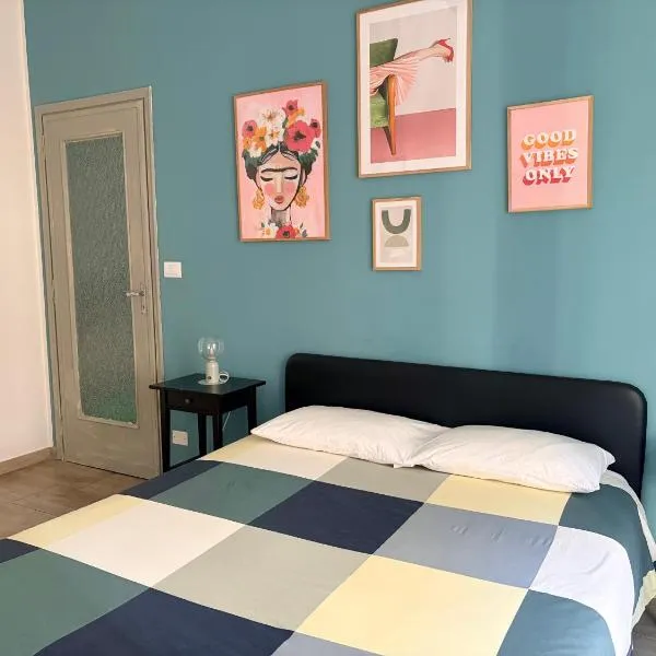Jaky Maison Torino, Cozy & Modern Stay with Wi-Fi, Kitchen & Balcony, Hotel in Turin