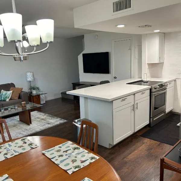 Desert Dwelling Resort Near Papago Park, hotel di Phoenix