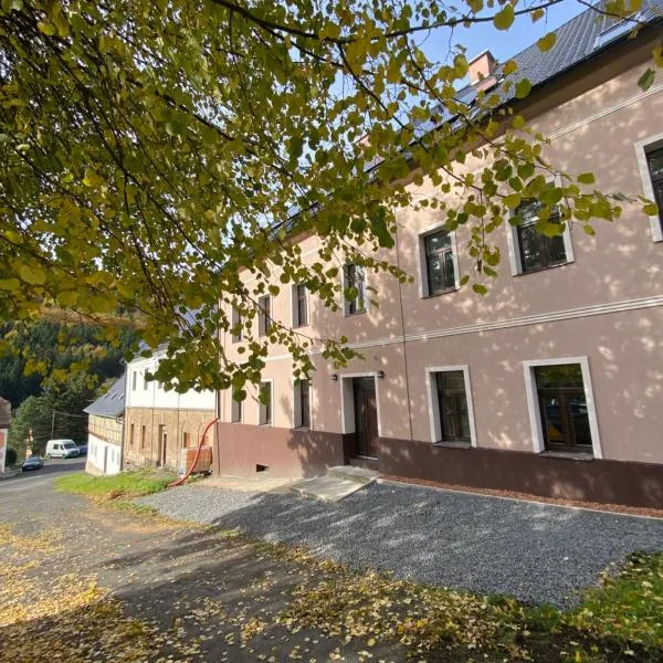 Apartmány Mikulov 45, hotel din Mikulov v Krušných Horách