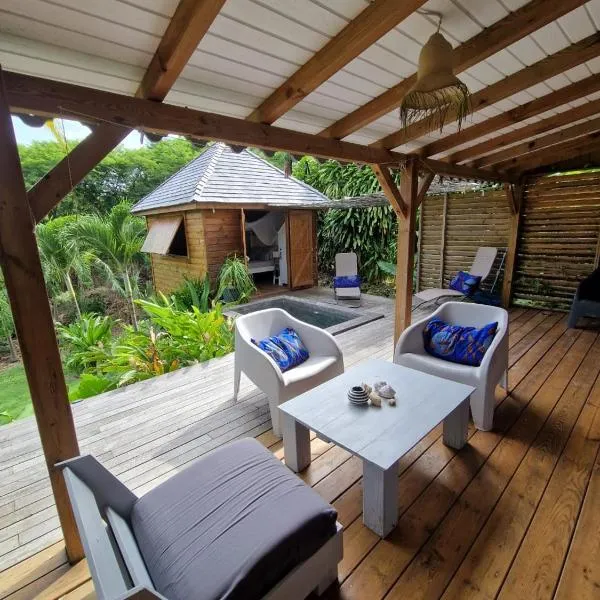 Ti Kaz à Suzy près de la plage - Makiese Resort โรงแรมในBelle-Allée