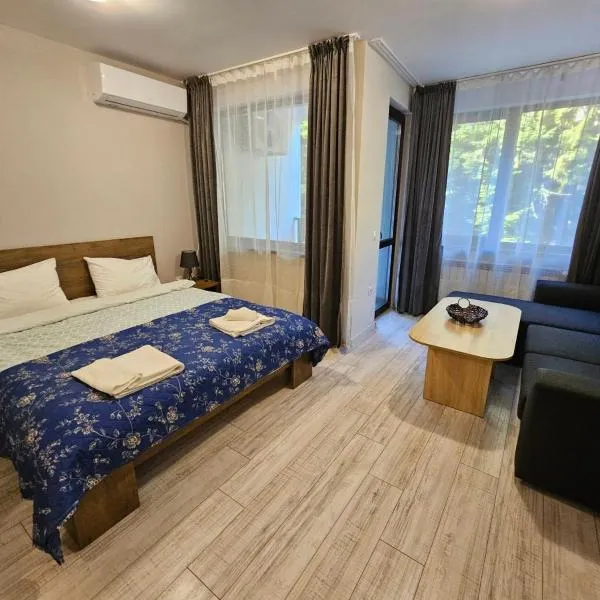 Borovets gardens Studio A12, hotel sa Borovets