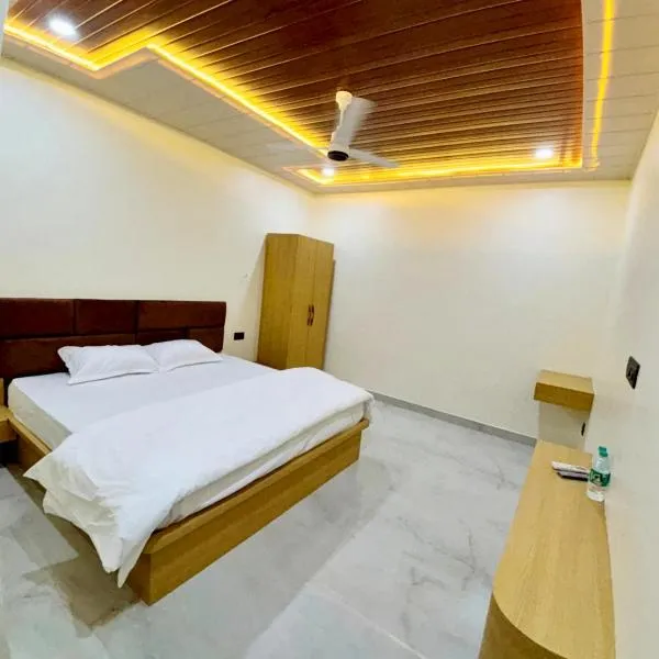 The Brij Retreat , 50 mtr from Shri Krishna Janambhumi, hotel in Mathura