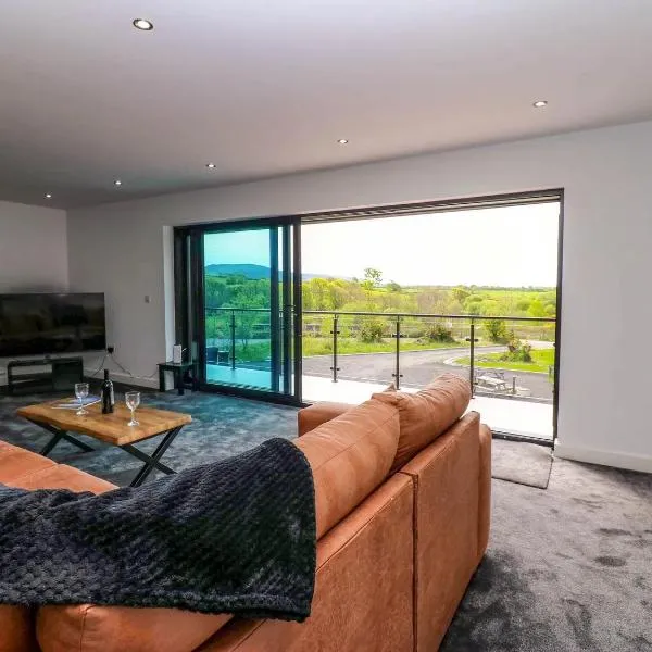 Oaktree Cottage - 3 Bedrooms - Sleeps 6, hotel v mestu Frizington