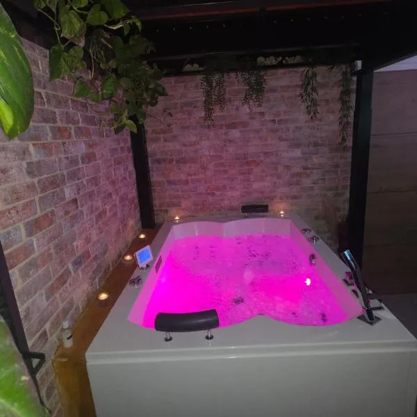 Au spa de LLea Suite rétro, hotel in Avignon