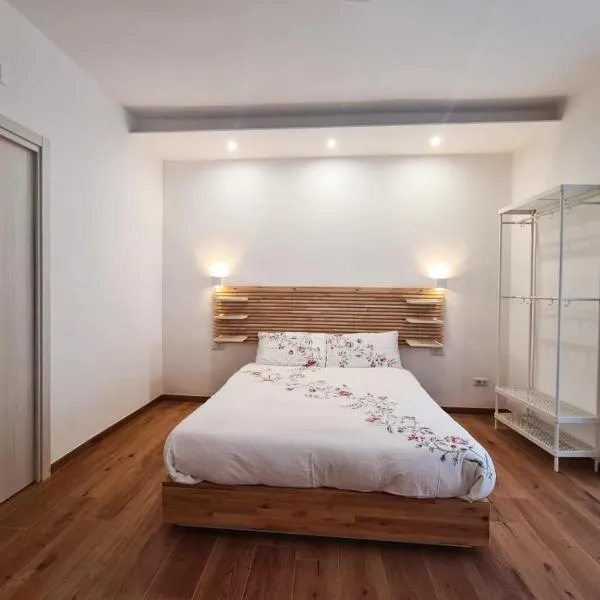 La Casa di Nonna, готель у місті Конверсано