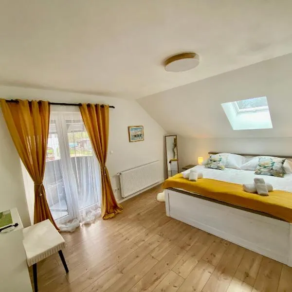 Filuma Suite with private terrace and balcony PANORAMIC GACKA VIEW，奧托查茨的飯店