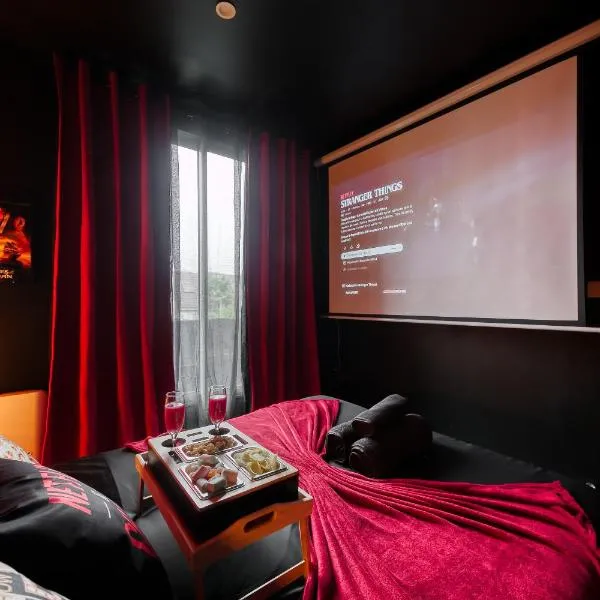 Appartement Cinéma Aéroport Orly - Parking gratuit & VTC, hotel di Morangis